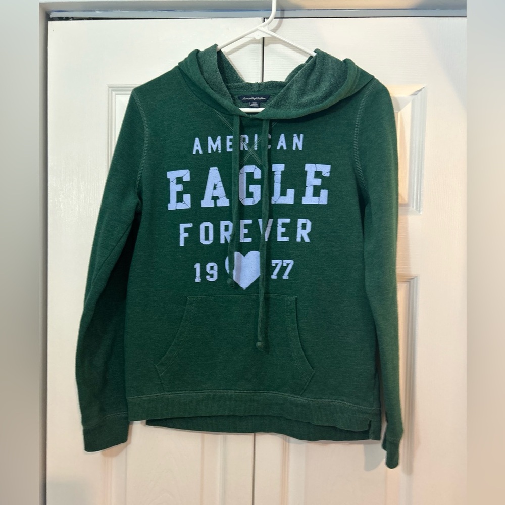 American Eagle Outfitters Green “Eagle Forever 1977” Hoodie | Size M